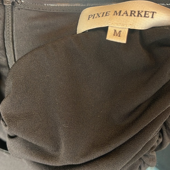 Selling a never worn super cute ruched strapless top - Picture 2 of 5